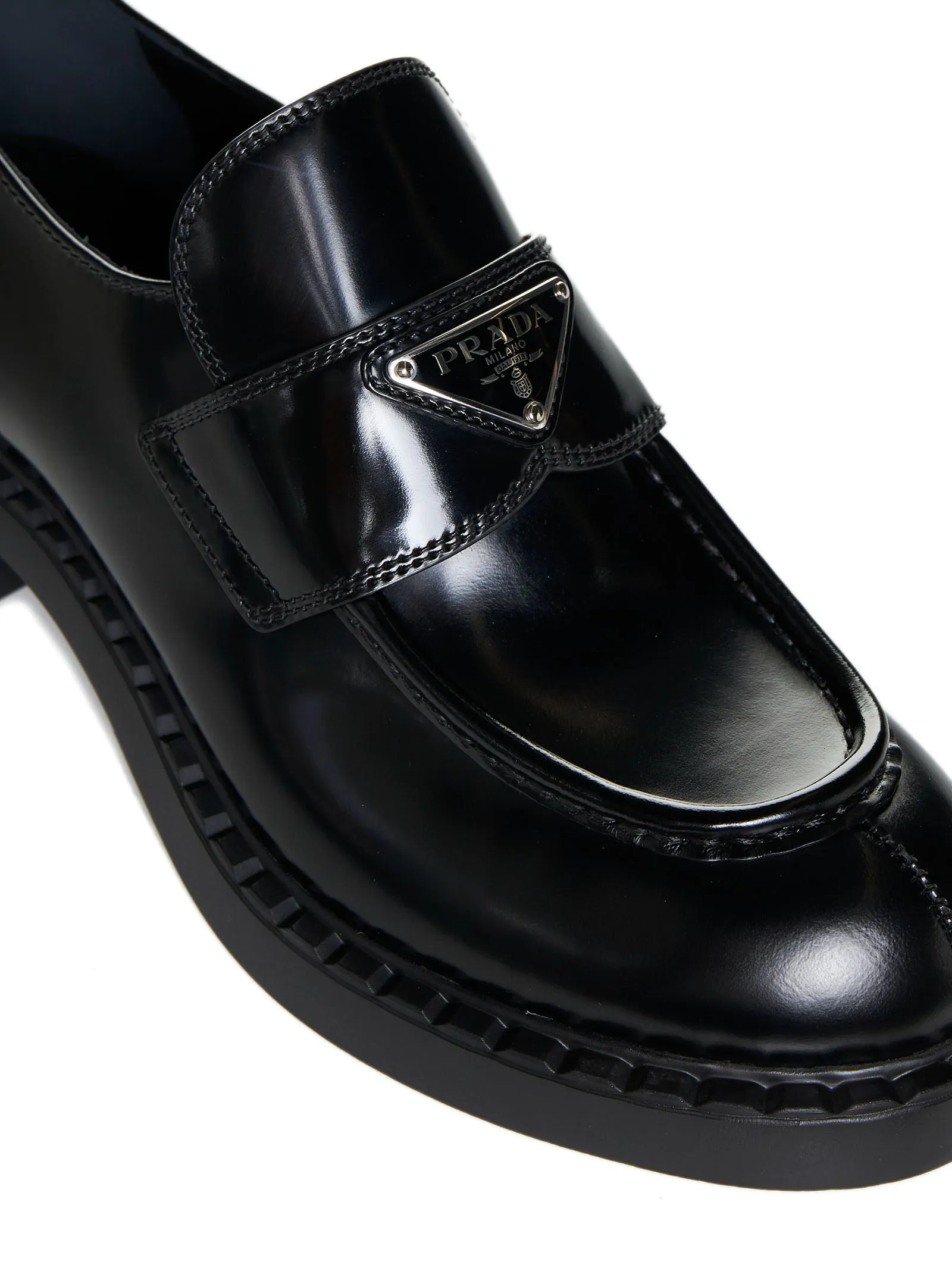 Logo-plaque leather loafers