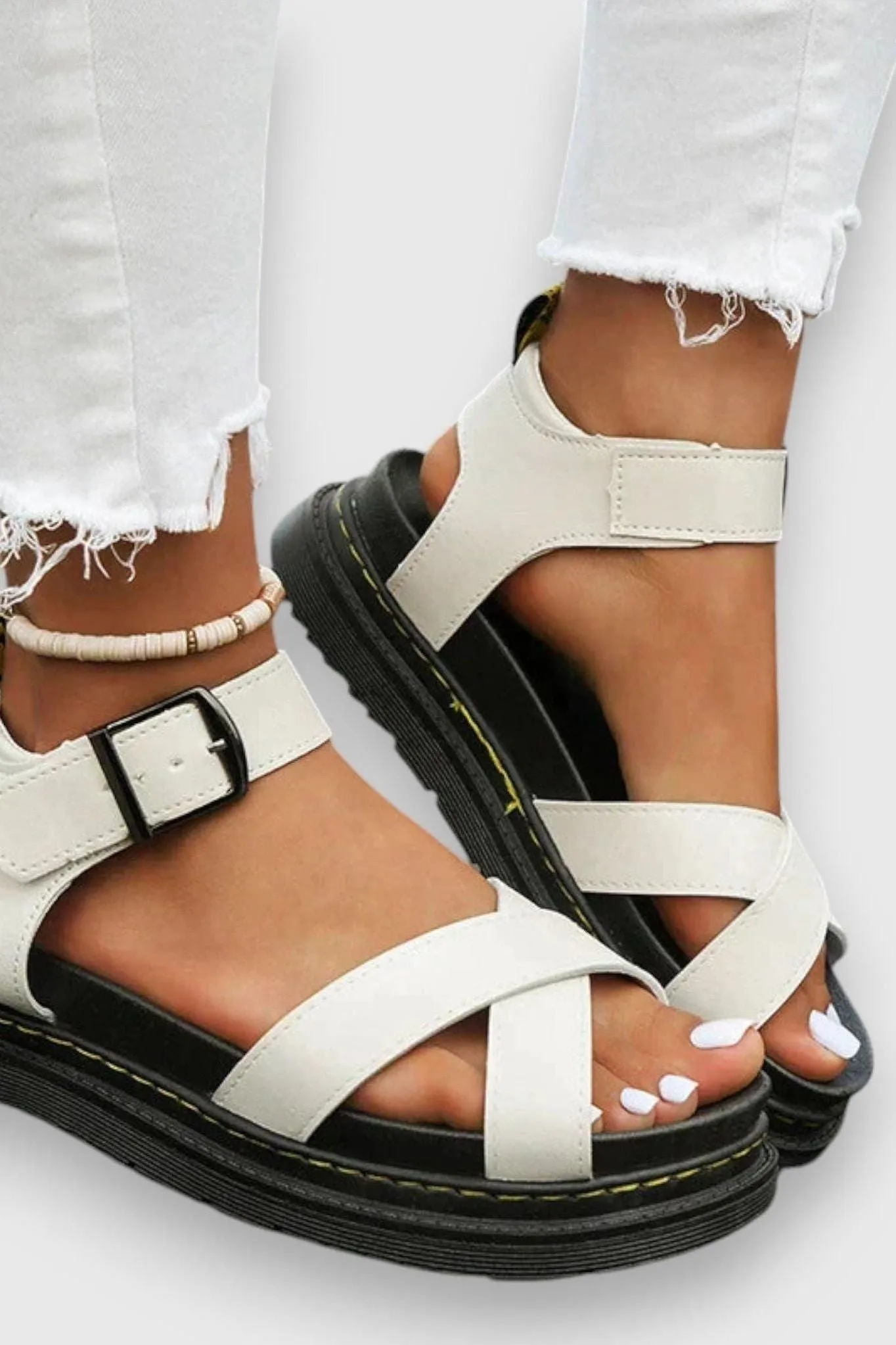 Nina - Sporty sandals