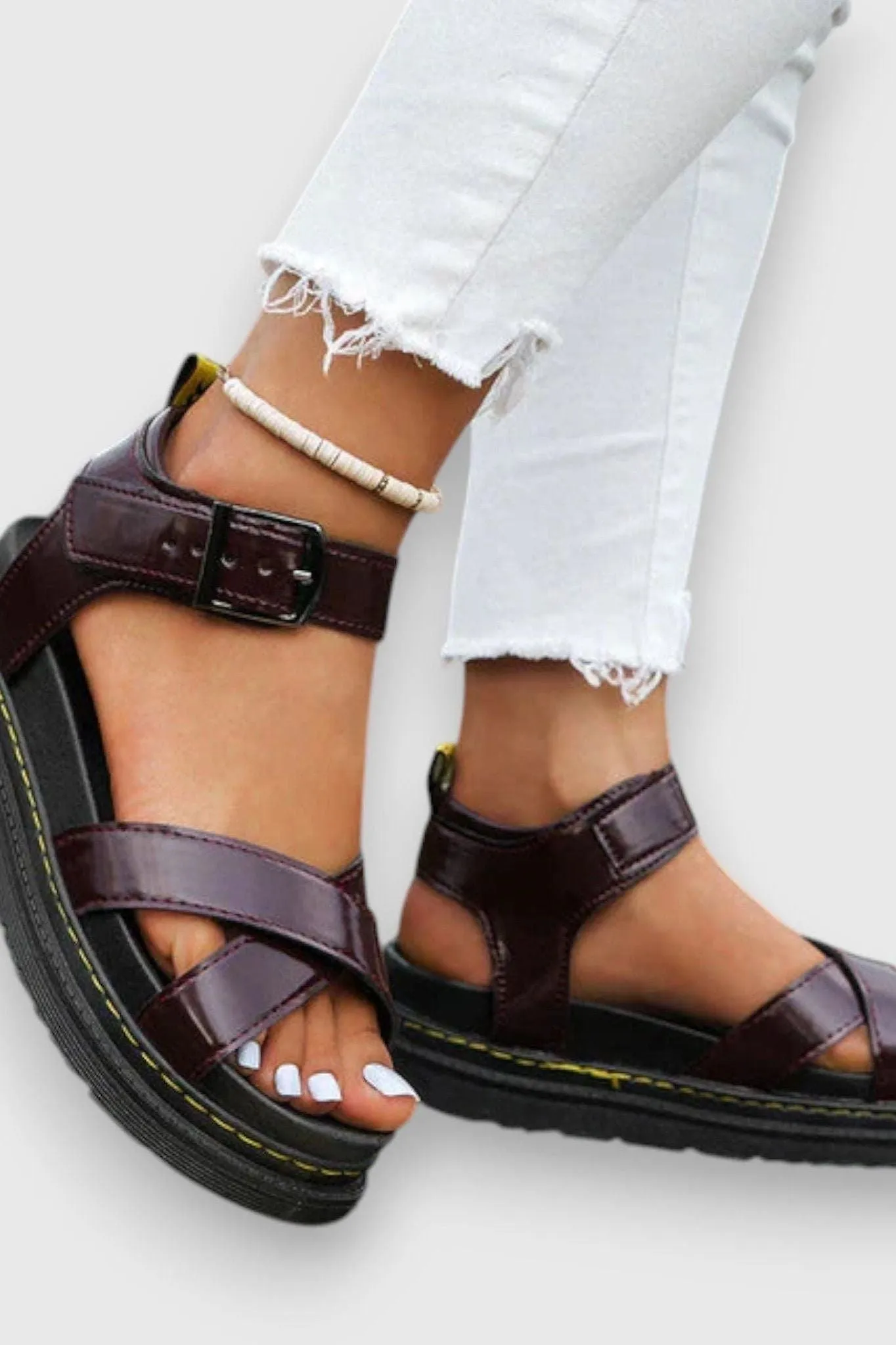 Nina - Sporty sandals