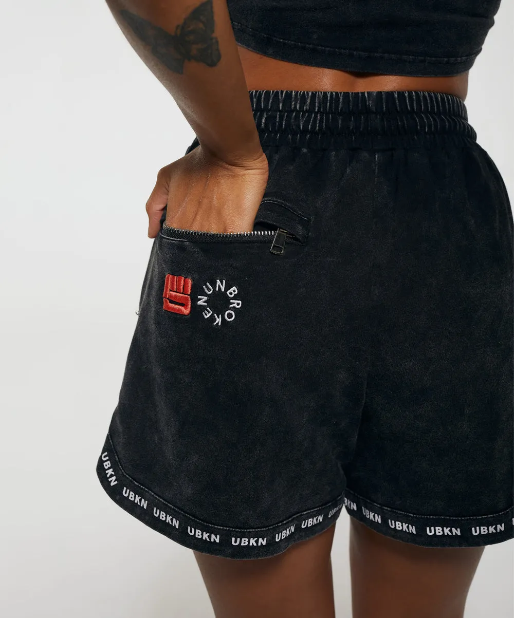 SHADOW Mid Sweat Short in Black Wash